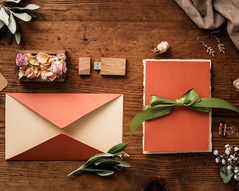 Envelopes personalizados impressos em offset com acabamento